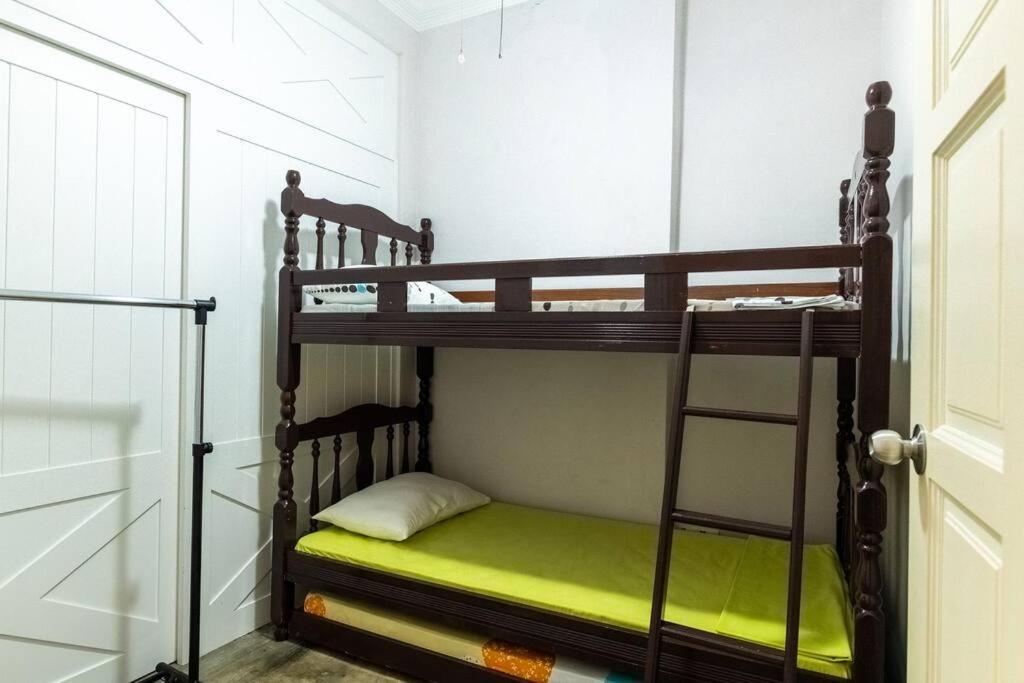Villa New Granny Cozy House Georgetown 2-6Pax Extérieur photo